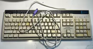 Vintage BTC 5121W PS/2 Keyboard - Picture 1 of 7