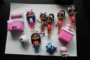 Zestaw 10+ Gabby's Dollhouse Figurki Akcesoria Meble i więcej