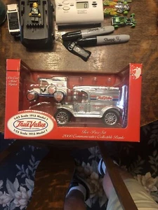 2000 ERTL 1913 TRUE VALUE 1/43 SCALE MODEL T & 1/25 SCALE MODEL T DIE-CAST - Picture 1 of 3