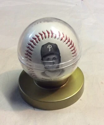 1994 Philadelphia Phillies Baseball Darren Daulton Tommy Greene Fotoball.&holder - Image 1 of 4