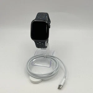 Apple Watch (Series 10) 46mm Jet Black Aluminum w/ Nike Sport (LTE) - Very Good - Photo 1 sur 5