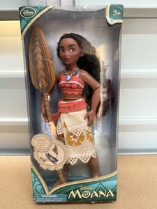 DISNEYSTORE AUTHENTIC MOANA CLASSIC DOLL WITH PADDLE BNIB - Picture 1 of 18