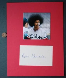Cleveland Indians star Oscar Gamble signed autograph & photo set Died in 2018 -- - Picture 1 of 1