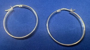 Pendientes de aro diarios perfectos de plata de ley de 1" - Imagen 1 de 5