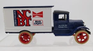Ertl 2989 1931 Hawkeye Motor Truck Budweiser Fahrzeugbank - Bild 1 von 1
