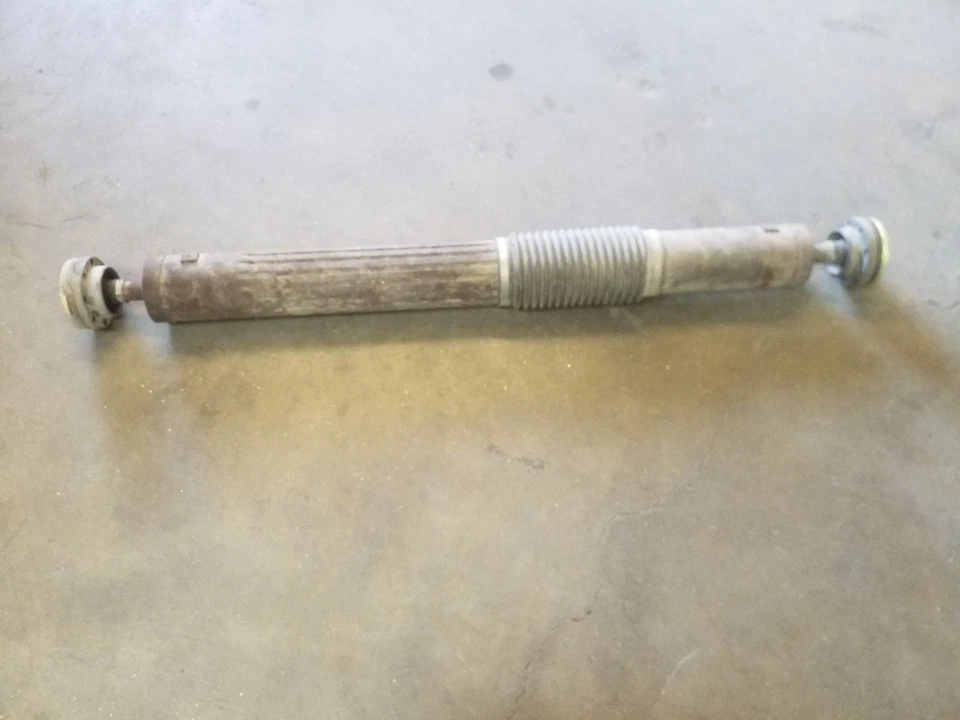 Eje de transmisión trasero de transmisión manual de 4 puertas | Se adapta a Jeep Wrangler 2007-2018 Foto 1 de 4