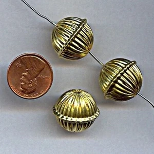 6 DE COLECCIÓN LATÓN CORRUGADO 18mm. CUENTAS PLATILLO REDONDAS 302 - Imagen 1 de 1