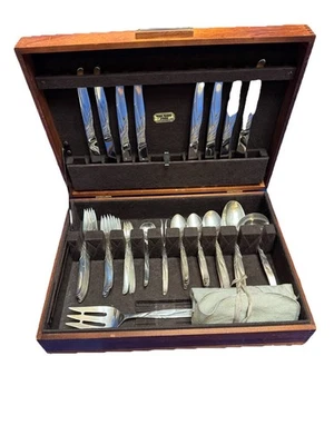 Southwind by Towle Sterling Silver Flatware Service For 8 Set 72 Pieces + Case - Image 1 of 4