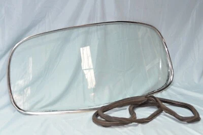 De colección Chrysler Windsor 1946-48 Ventana Trasera Vidrio y Borde Revelan New Yorker Desoto Foto 1 de 4