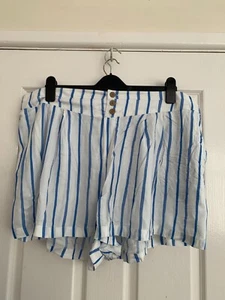 Marks and Spencer M & S White/Blue/Striped Shorts size 22 New - Picture 1 of 2