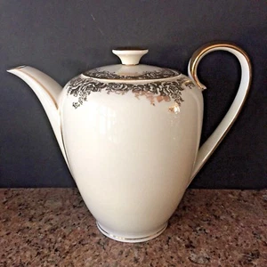 ANTIQUE HUTSCHENREUTHER TIRSCHENREUTH BEIGE/GOLD TALL COFFEE POT- MAYER WIESAU - Picture 1 of 10