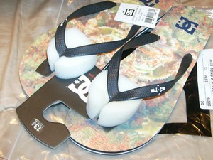 dc shoes mens flip flops