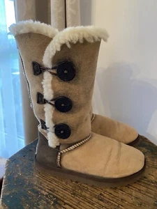 UGG Bailey Button Triplet Tall Winter Boots S/N 3049 Women’s Size 5 - Picture 1 of 8
