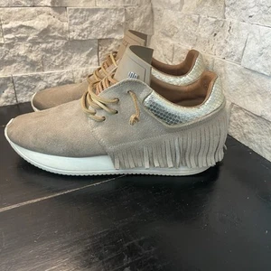 Esse Ut Esse Beige Fringe Shoes Sz 38 US 7.5 Boho Suede Leather Italian Sneakers - Imagen 1 de 10
