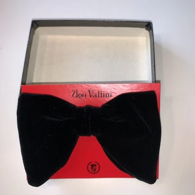 Ugo Vallini Terciopelo Vintage, Pajarita Negra Clip Grande Foto 1 de 4