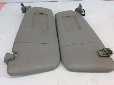 04-07 BMW 530i E60 Conductor Delantero Izquierdo y PAssenger Derecho Parasol Parasol N Foto 1 de 4