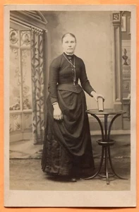 Ishpeming MI, retrato de una mujer joven, por Lidberg, alrededor de 1890 sello trasero - Imagen 1 de 3