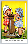 Carte postale signée par un artiste Dinah ensoleillé mignon enfants fontaine à eau chiot Dog Tucks