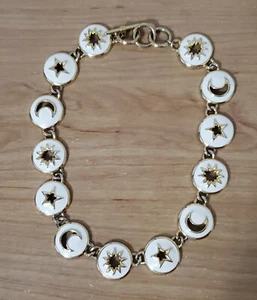 VTG CREAM ENAMELED GOLD TONED DISK W/ CUT CELESTIAL SUN MON STAR NECKLACE 18" - Picture 1 of 12