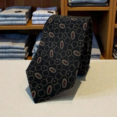 Corbata Valentino Cravatte 56 pulgadas 100 % seda, hecha en Italia Foto 1 de 4