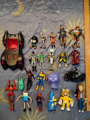 Action Figure MIXED LOT Of 22: Batman, Spider Man, Ninja Turtles, Power Rangers - image 1 of 4