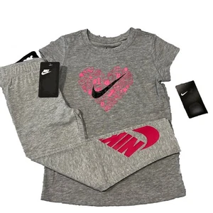 NWT NIKE GIRL'S 2 pc SET GRAY SHORT SLEEVE SHIRT & ACTIVE PANTS SIZE 6 Medium - Picture 1 of 3