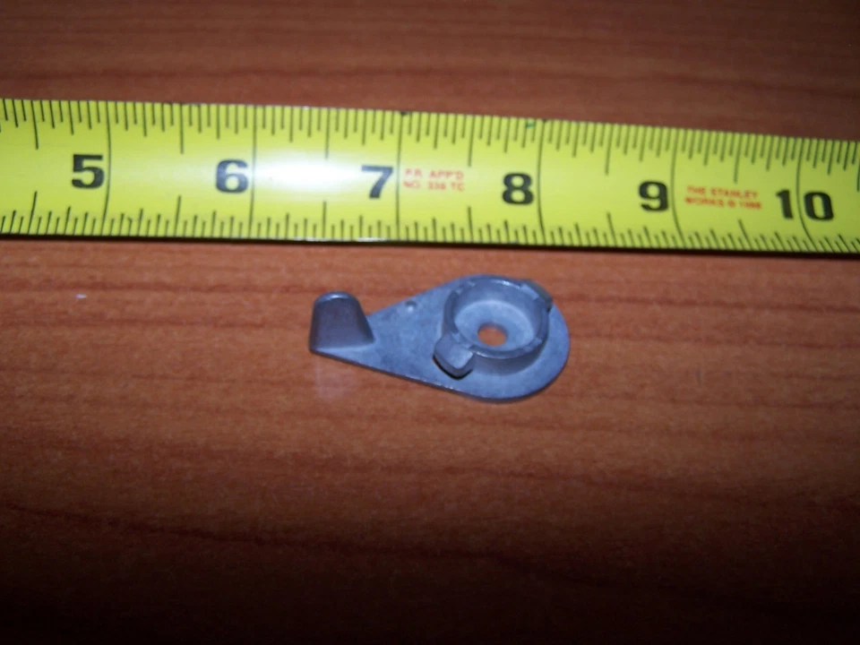 SOPORTES DE INSTALACIÓN DE CLIPS PARA PERSIANAS VERTICALES LEVOLOR   Foto 1 de 3