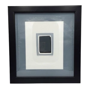 Tones I Framed edizione limitata serigrafia grigio quadrato stampa artistica di Denise Duplock - Foto 1 di 10