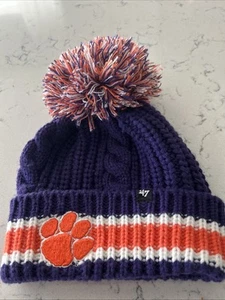 'NUEVO '47 Mujer Clemson Tigers Suave Cable Tejido Grande Pom Pom Púrpura Gorro Sombrero - Imagen 1 de 7