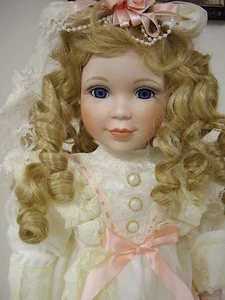 Muñeca de porcelana ""Estelle"" de 23" pulgadas primeras impresiones - Imagen 1 de 8