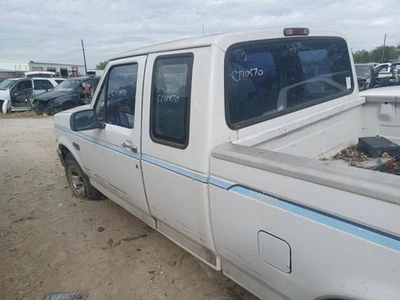 (LOCAL PICKUP ONLY) Driver Left Fender Front From 8501 GVW Fits 92-97 FORD F250  Foto 1 de 4