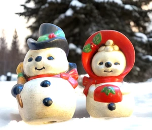 Vintage Chalkware Snowman Couple Christmas Figurines w Top Hat & Bonnet 3.5" - Picture 1 of 12