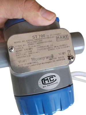 NEW Honeywell ST700 Series Pressure Transmitters fedex or DHL - image 1 of 4