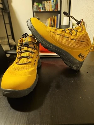 rei hiking boots waterproof Sz4 Yellow - Image 1 of 4