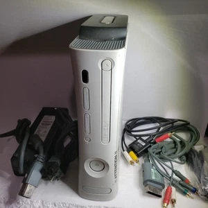 Microsoft Xbox 360 Pro Konsole Matt Weiß Alles zum Setup Brauche Controller - Bild 1 von 7