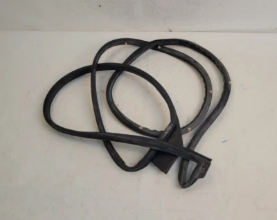 Sello de goma de apertura de puerta delantera izquierda/del conductor Nissan Sentra 2013-2019 Foto 1 de 4