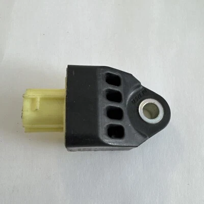 Датчик бокового удара Toyota RAV4, Highlander 2017-2019 или Lexus ES 350 898310R080 - Изображение 1 из 4