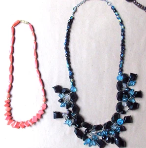 COLLIERS OS TEINTE ET PERLES DE VERRE FABRICATION ARTISANALE promo - Picture 1 of 3