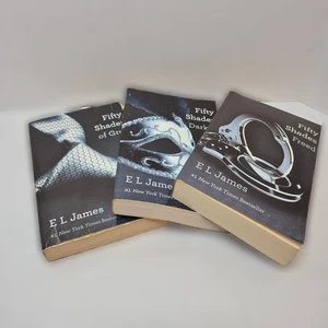 Fifty Shades of Grey Trilogy + Grey + Darker E L James Erotic Romance 50 Shades - Imagen 1 de 6