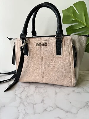 Bolso de mano Kenneth Cole Reaction mediano negro, beige y blanco Foto 1 de 4