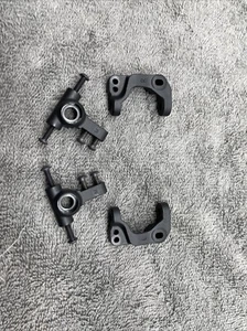 2024 XRAY  XB2 Dirt Front C Hub King Pin Assemblies - Picture 1 of 2