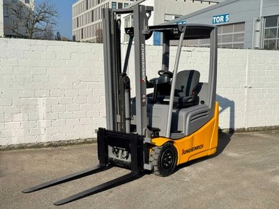 Jungheinrich EFG 213  - ELEKTRO - 1.300 KG - BATTERIE 82% - SERVICE NEU - Bild 1 von 4