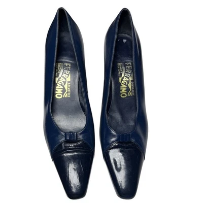 Zapatos de salón Salvatore Ferragamo punta cuadrada para mujer 7,5 AA estrecho cuero azul marino Italia Foto 1 de 4