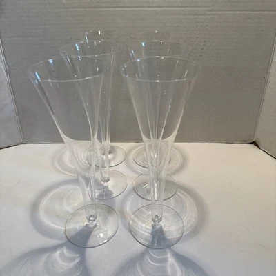 Juego de 6 copas de champán trompeta de cristal Tiffany & Co de 9" de alto con tallo hueco Foto 1 de 4
