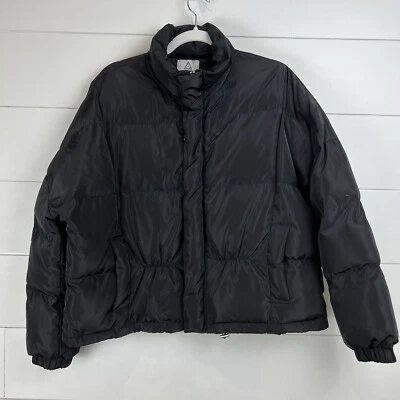 Chaqueta acolchada negra UNIF x Urban Outfitters para mujer grande corta de gran tamaño Foto 1 de 4