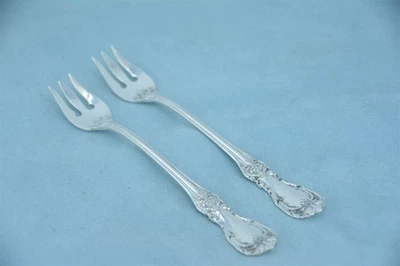 Tenedor de mariscos 2 Reed & Barton Borgoña Esterlina 5-5/8" Nueva marca sin monograma Foto 1 de 4