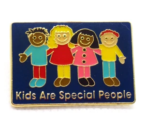 Pin de solapa Kids Are Special People maestro autobús conductor guardería de colección - Imagen 1 de 7