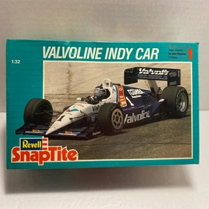 1982 Revell Snaptite Plastic Model Kit #6262 Valvoline Indy Car 1:32 NIOB USA - Picture 1 of 7