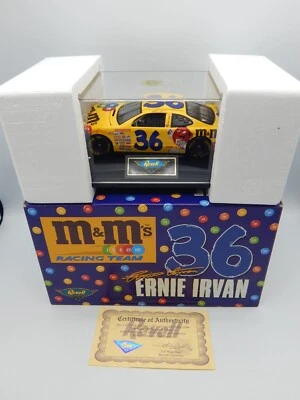 NASCAR ERNIE IRVAN M&M's #36 1999 Pontiac escala 1/24 diecast car Revell (RTC141) Foto 1 de 4