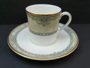 Royal Doulton Coffee Can and Saucer 'Isabella' - Picture 1 of 6
